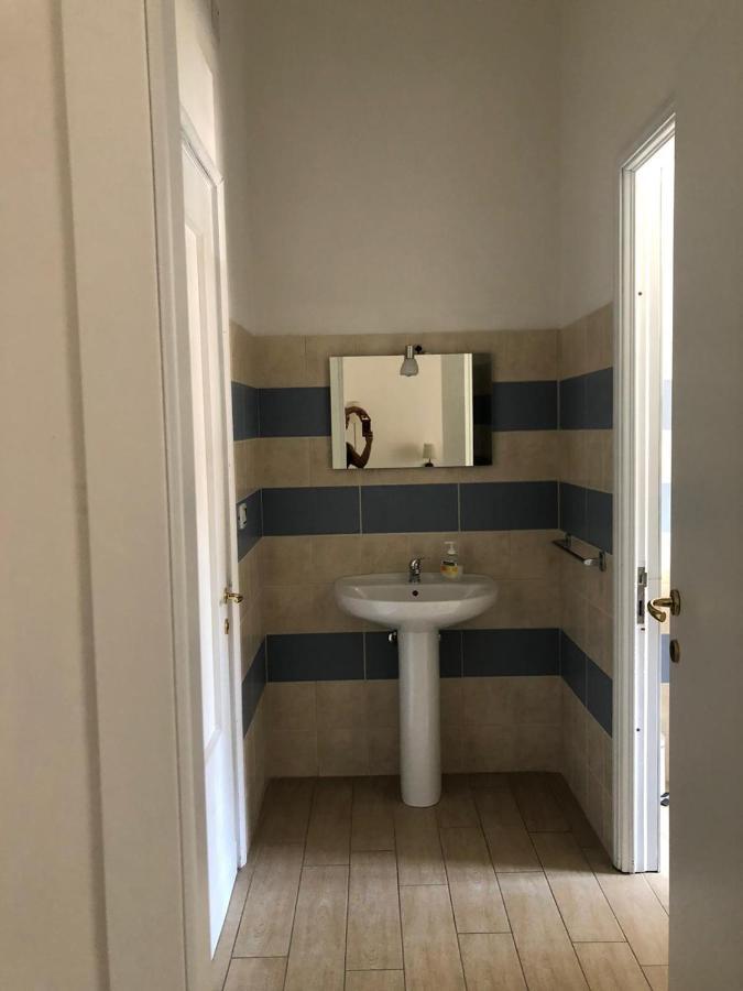 B&B Piazza Dante Nuoro Нуоро Екстер'єр фото