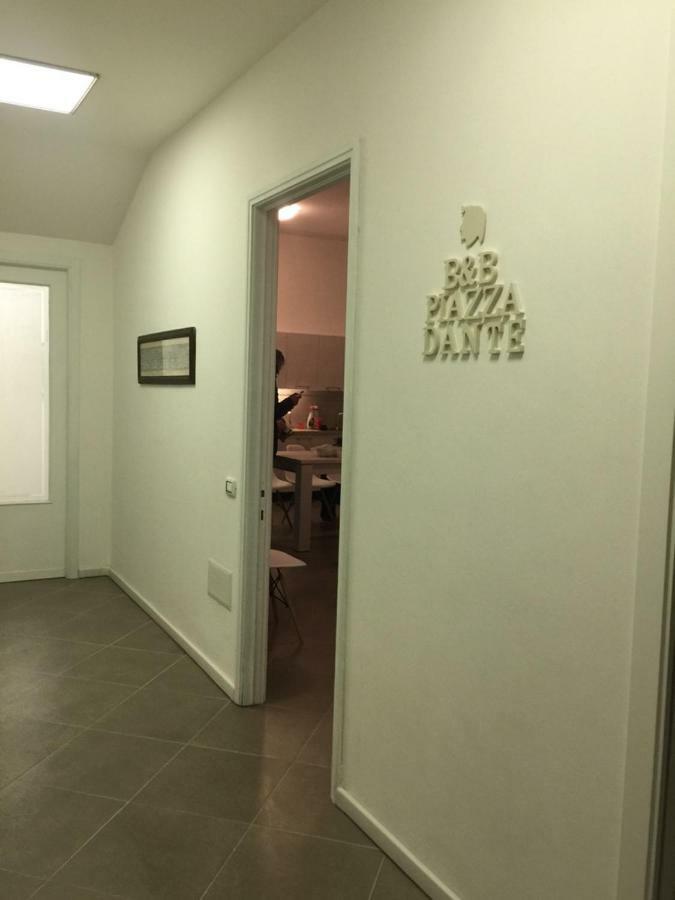 B&B Piazza Dante Nuoro Нуоро Екстер'єр фото