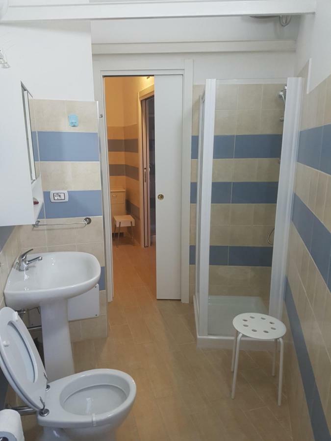 B&B Piazza Dante Nuoro Нуоро Екстер'єр фото