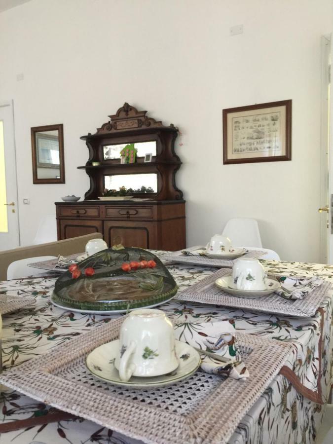 B&B Piazza Dante Nuoro Нуоро Екстер'єр фото